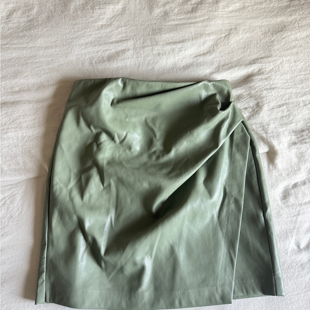 WILFRED Skirt Aritzia Angie Mini Vegan Leather Butter Sage Green 0